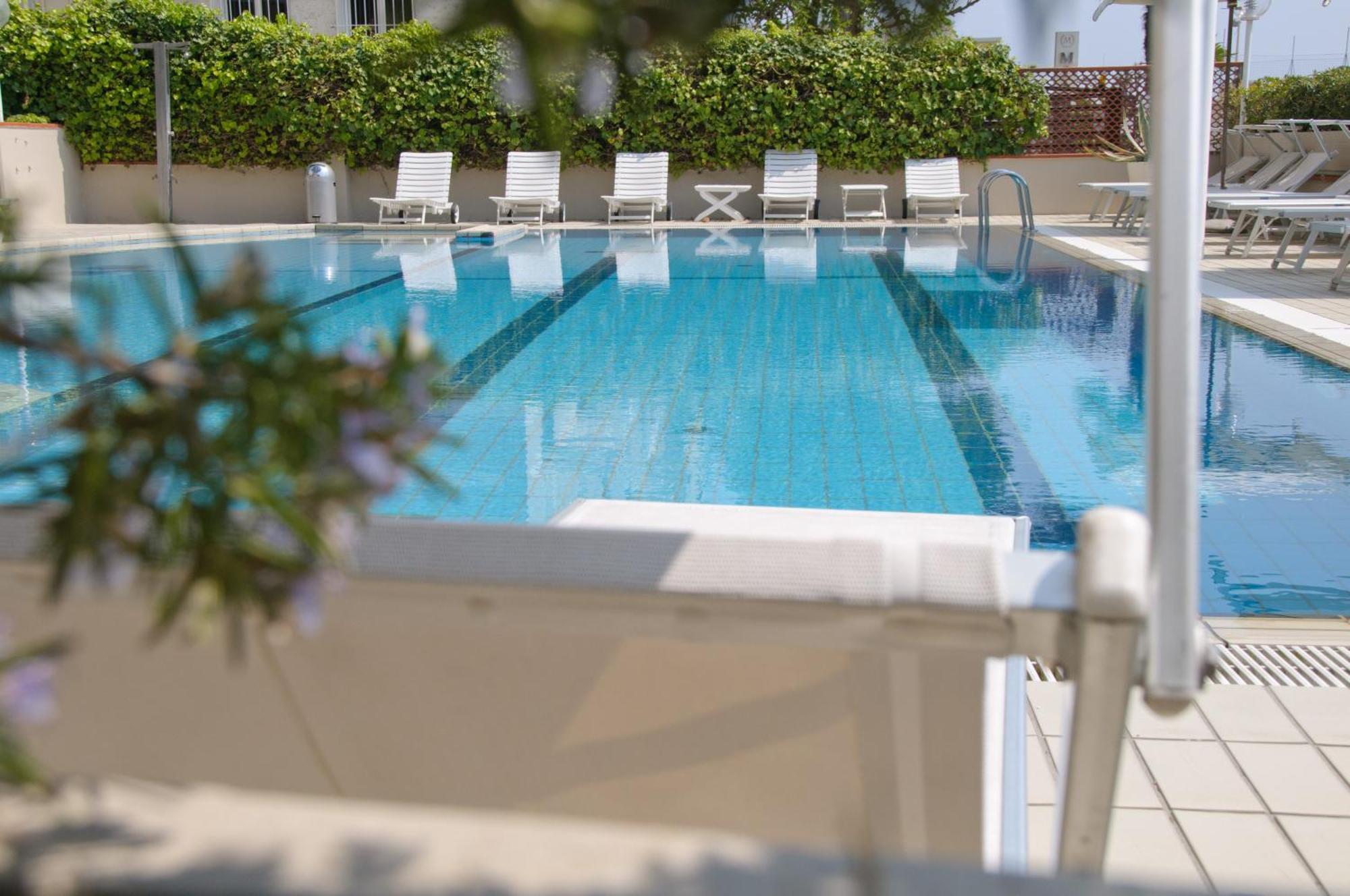 Hotel Trionfal มิลาโน แมริตทิมา ภายนอก รูปภาพ