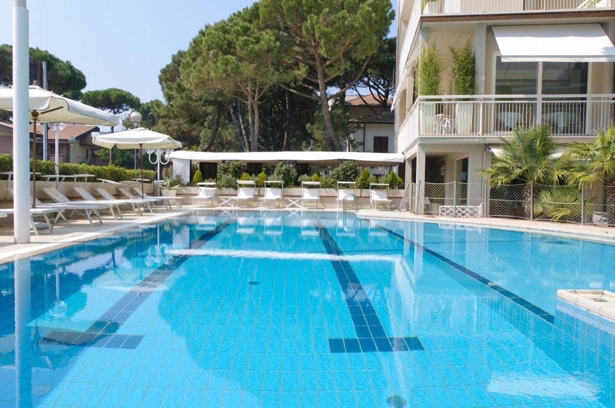 Hotel Trionfal มิลาโน แมริตทิมา ภายนอก รูปภาพ