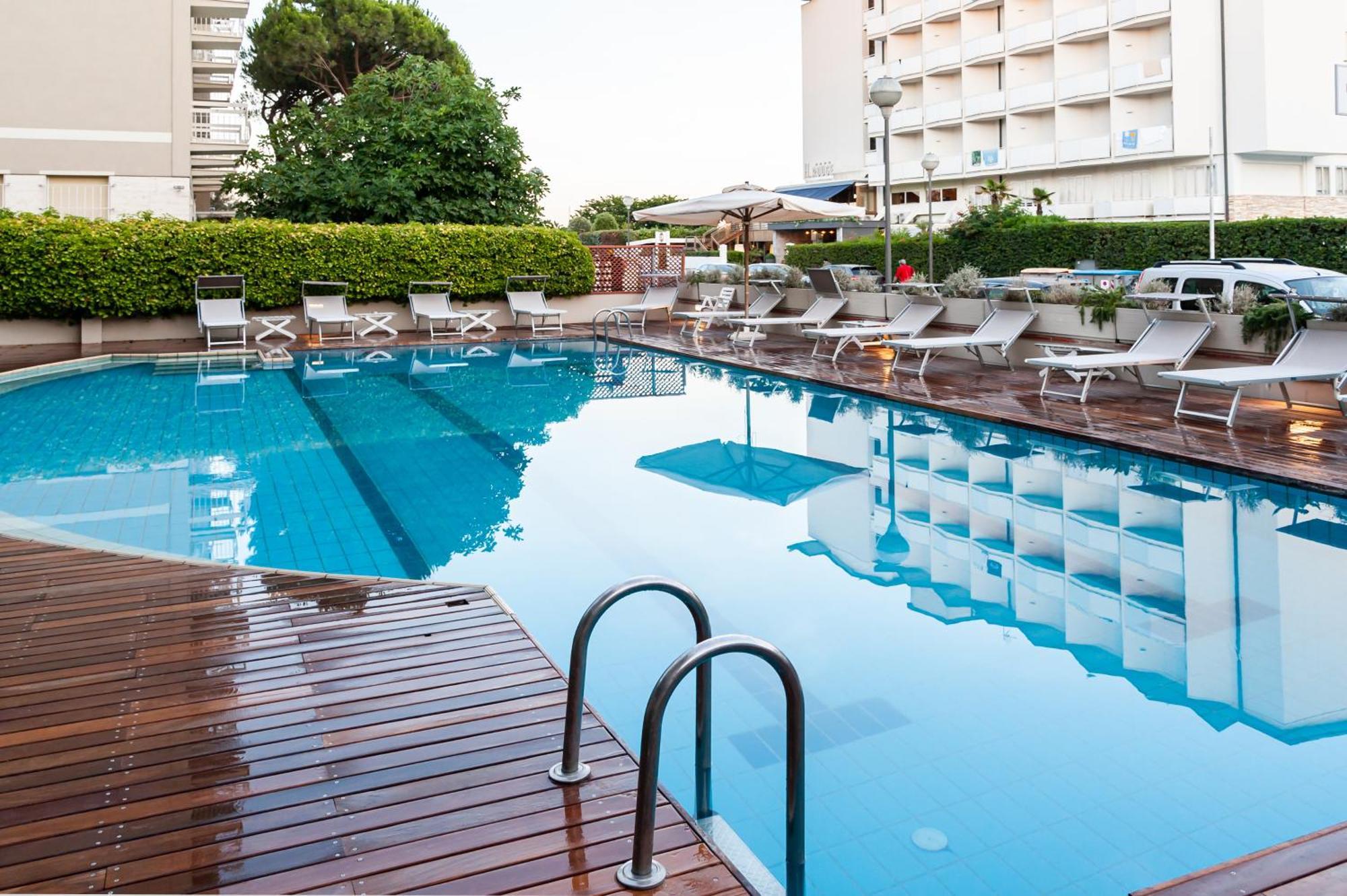 Hotel Trionfal มิลาโน แมริตทิมา ภายนอก รูปภาพ