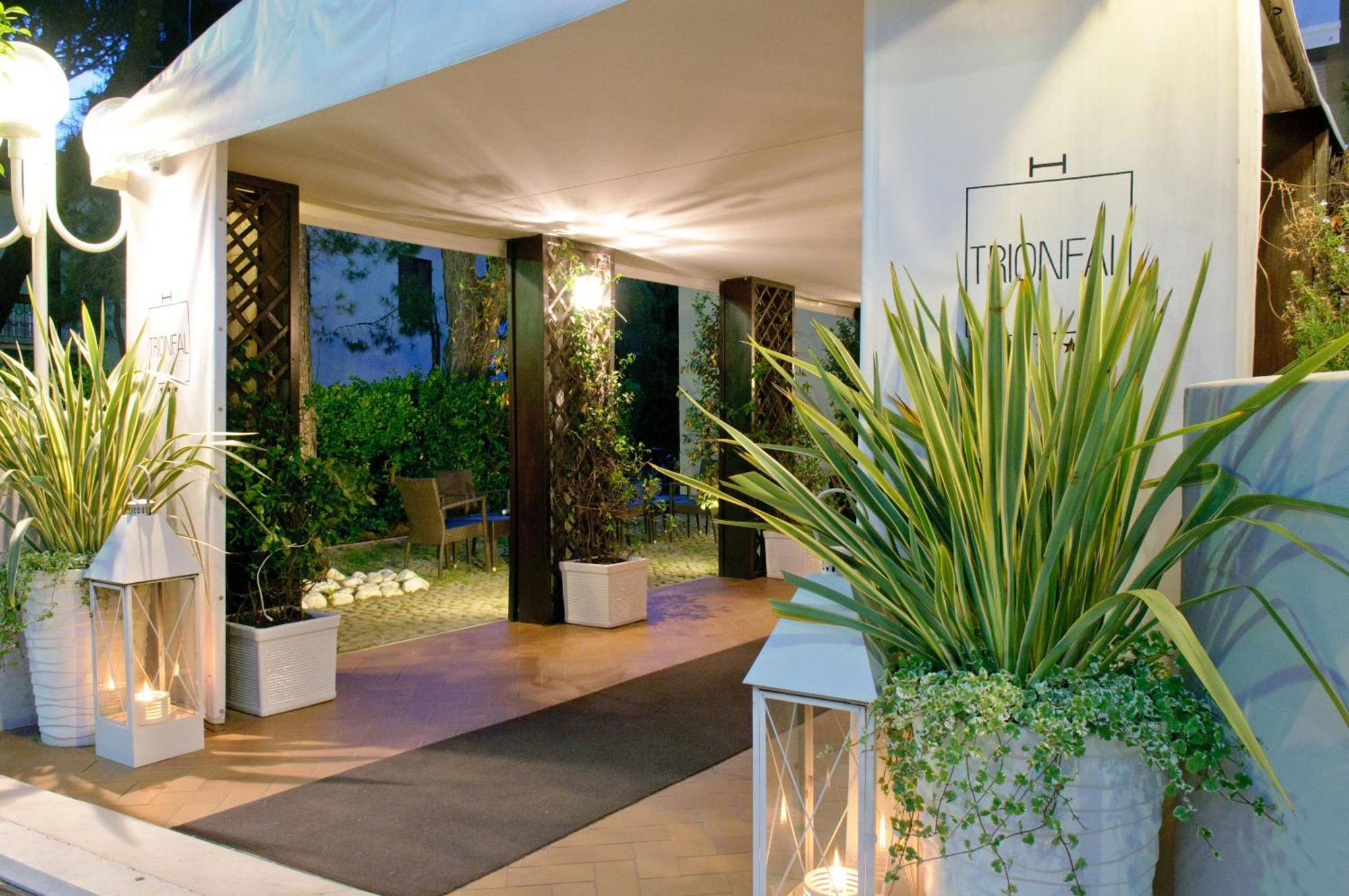 Hotel Trionfal มิลาโน แมริตทิมา ภายนอก รูปภาพ