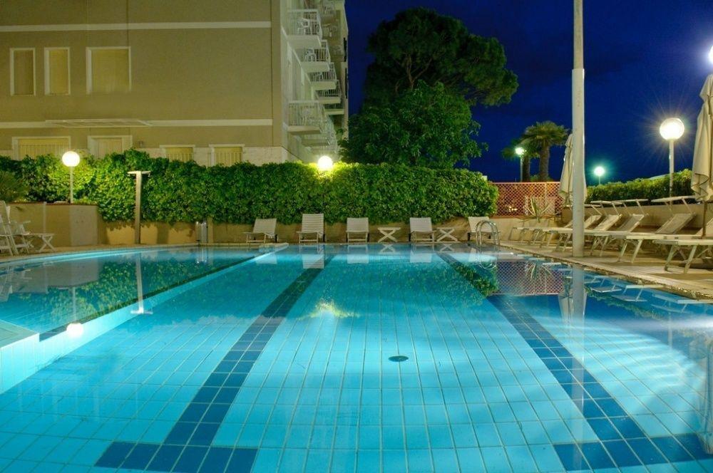 Hotel Trionfal มิลาโน แมริตทิมา ภายนอก รูปภาพ